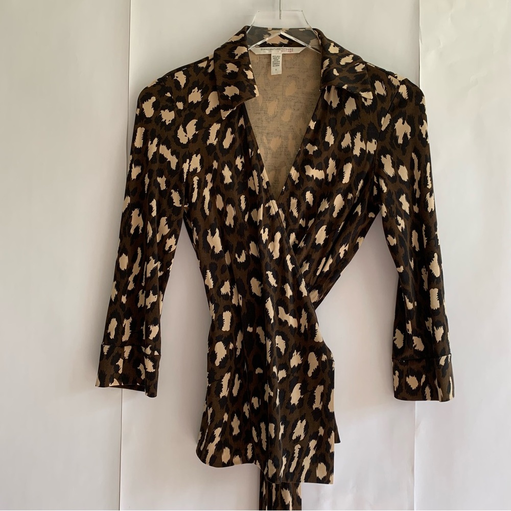 DVF Diane Von Furstenberg Jill Wrap Silk top in Leopard Print - Picture 2 of 11